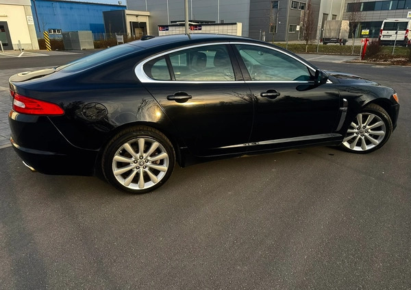 Jaguar XF cena 39900 przebieg: 217000, rok produkcji 2011 z Poznań małe 379